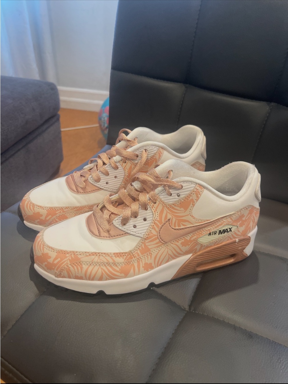Nike Kids' Air Max Low-Top Sneakers in Peach/White